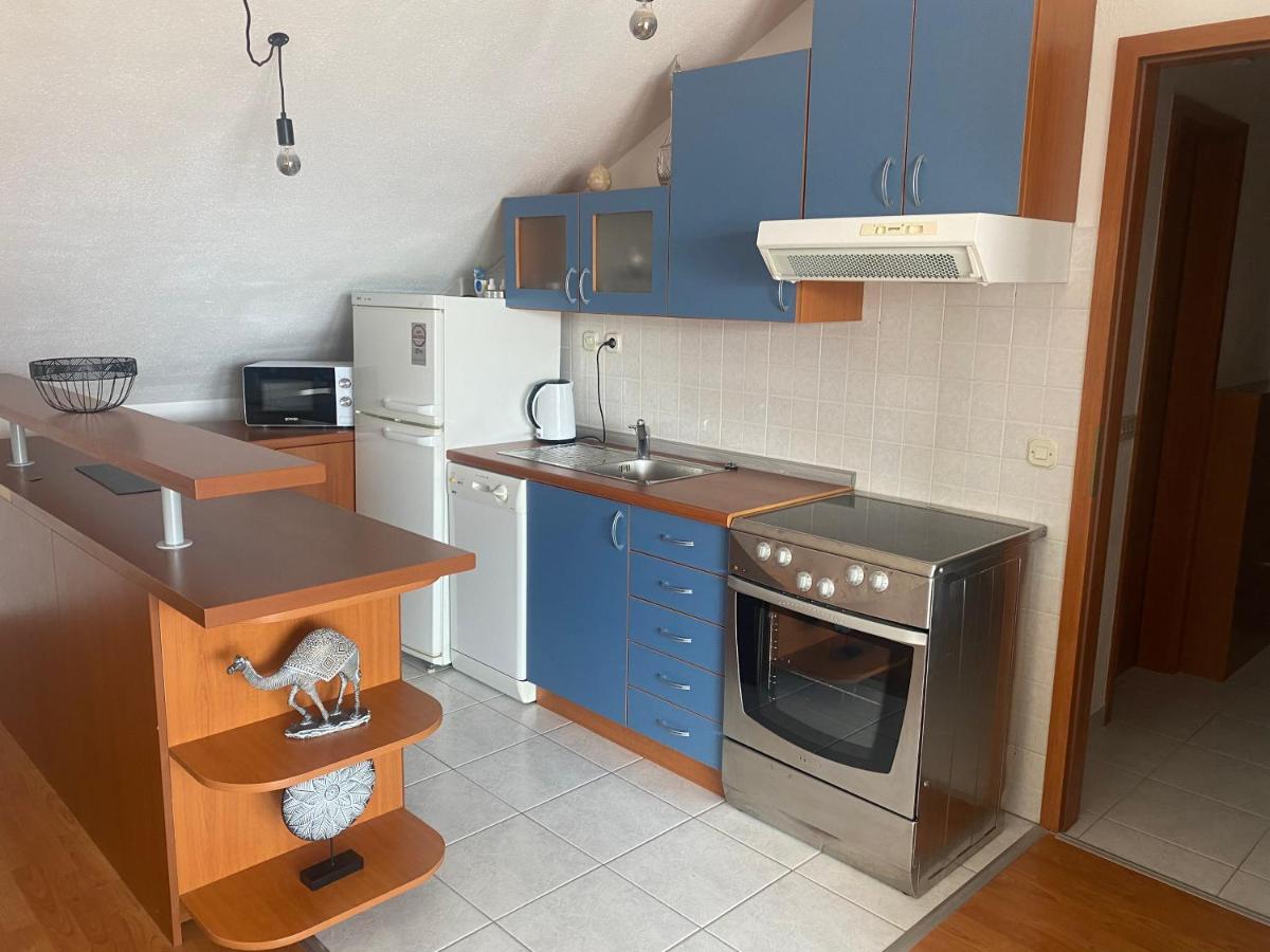 Top Floor Apartment With Sea View Kaštela Buitenkant foto