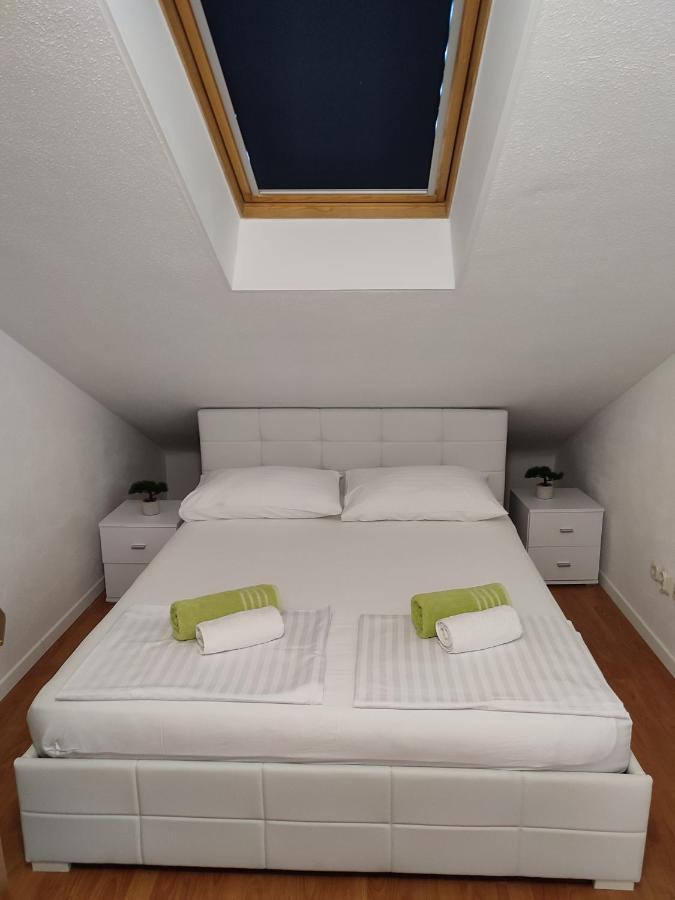 Top Floor Apartment With Sea View Kaštela Buitenkant foto